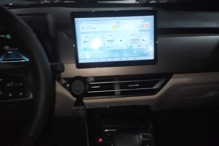 Used BYD Yuan Pro 2023 401 km Deluxe Version Audio And AC Panel