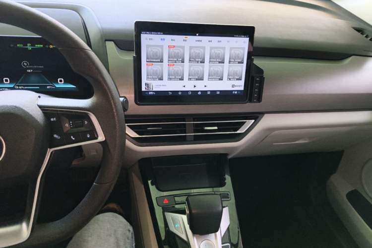 Used BYD Yuan Pro 2023 401 km Deluxe Version Audio And AC Panel