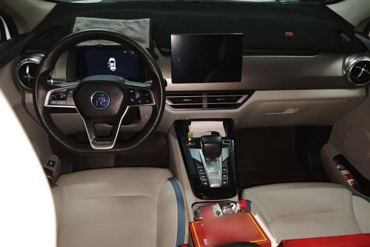 Used BYD Yuan Pro 2023 401KM Luxury Version Center Console