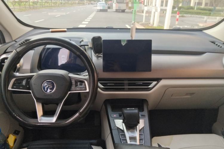 Used BYD Yuan Pro 2023 401 km Deluxe Version Center Console