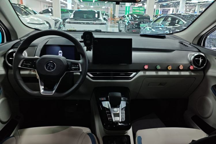 Used BYD Yuan Pro 2023 401 km Deluxe Version Center Console