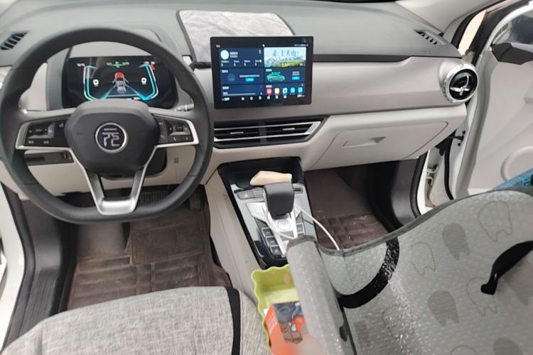 Used BYD Yuan Pro 2023 401KM Luxury Version Center Console