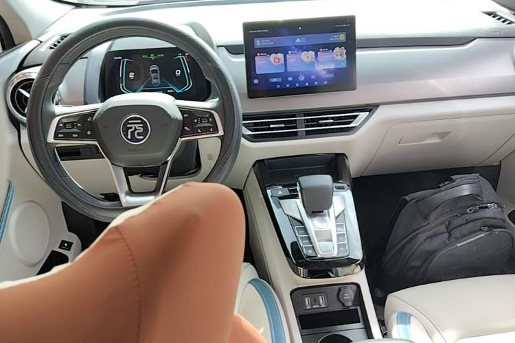 Used BYD Yuan Pro 2023 401 km Deluxe Version Center Console