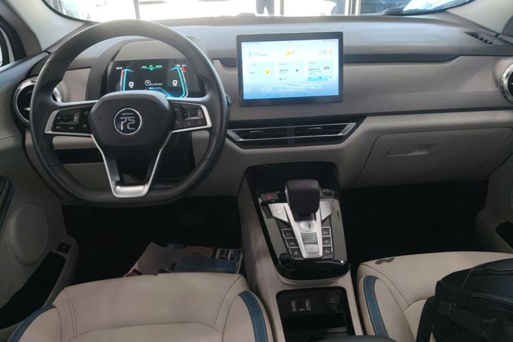 Used BYD Yuan Pro 2023 401 km Deluxe Version Center Console