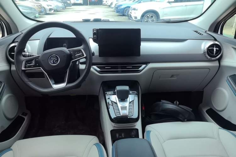 Used BYD Yuan Pro 2023 401 km Deluxe Version Center Console
