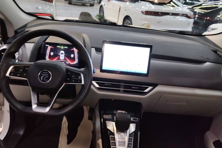 Used BYD Yuan Pro 2023 401 km Deluxe Version Center Console