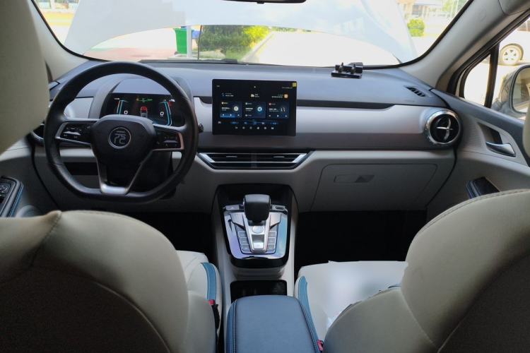 Used BYD Yuan Pro 2023 320KM Luxury Version Center Console