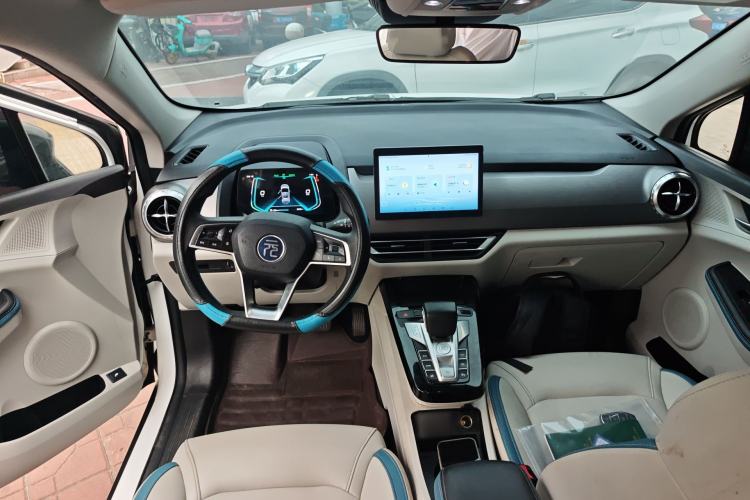 Used BYD Yuan Pro 2023 401 km Deluxe Version Center Console