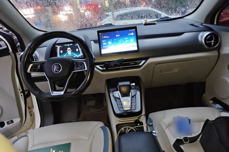 Used BYD Yuan Pro 2023 401KM Luxury Version Center Console