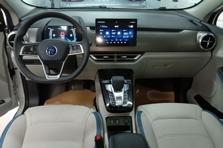 Used BYD Yuan Pro 2023 401 km Deluxe Version Center Console