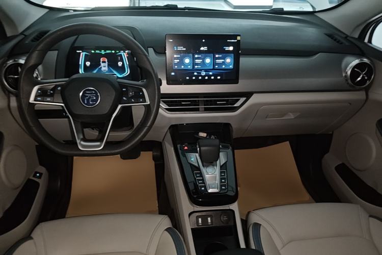 Used BYD Yuan Pro 2023 401KM Luxury Version Center Console
