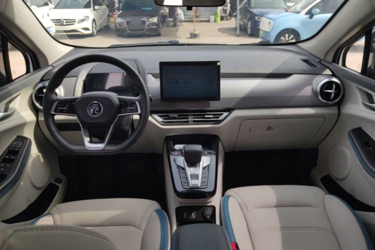 Used BYD Yuan Pro 2023 401KM Luxury Version Center Console