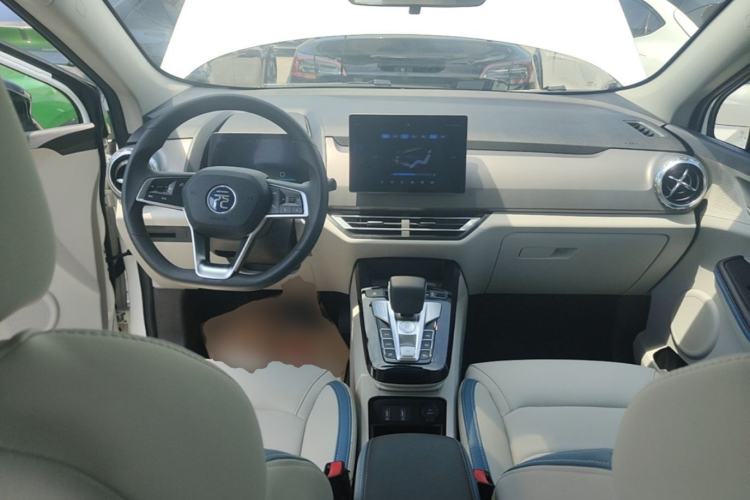 Used BYD Yuan Pro 2023 401KM Luxury Version Center Console