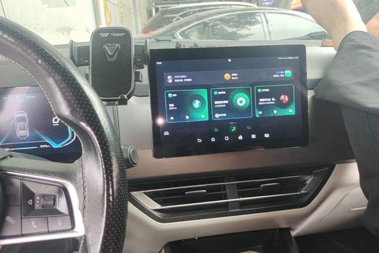 Used BYD Yuan Pro 2023 401KM Luxury Version Center Console