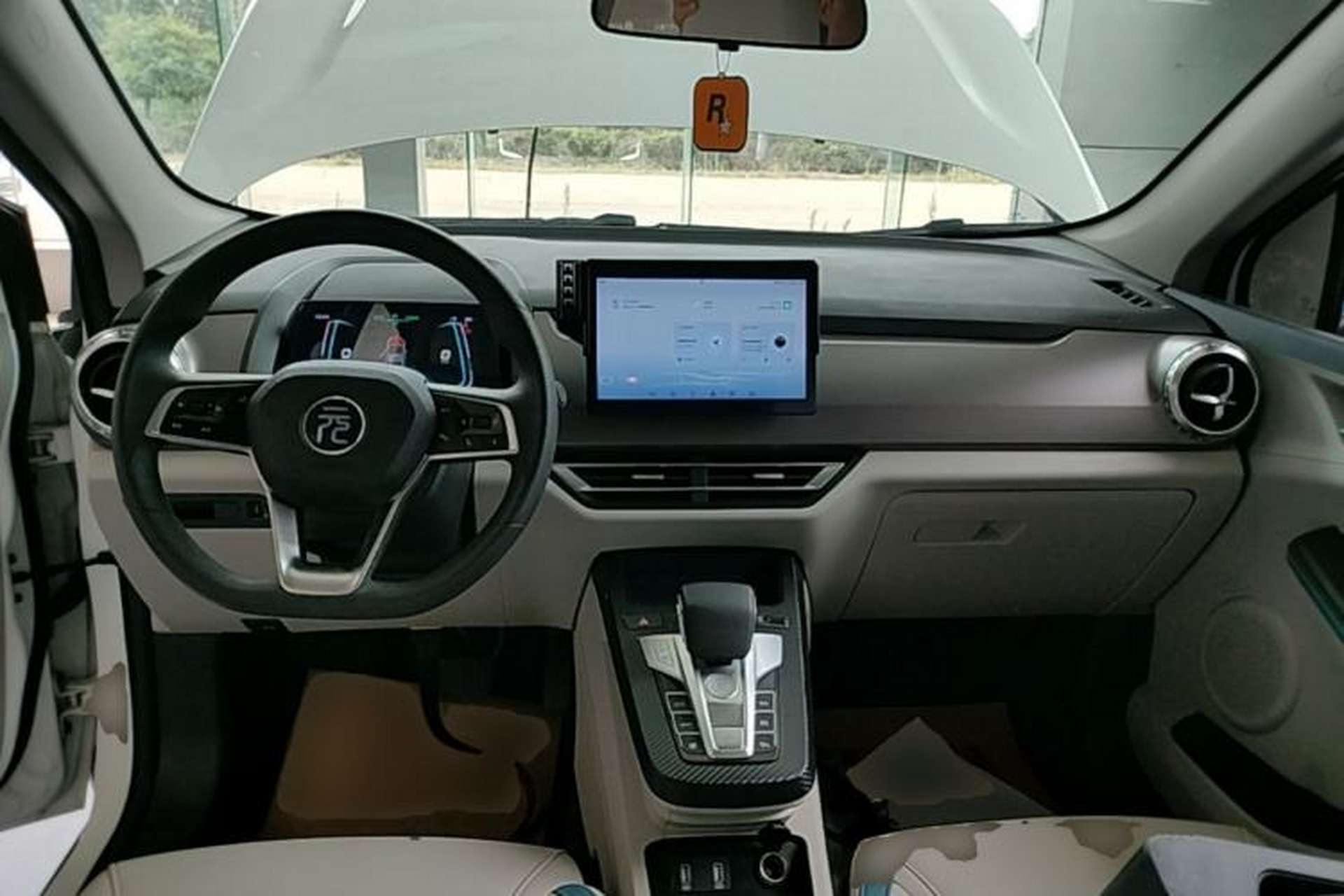 Used BYD Yuan Pro 2023 401KM Luxury Version Center Console