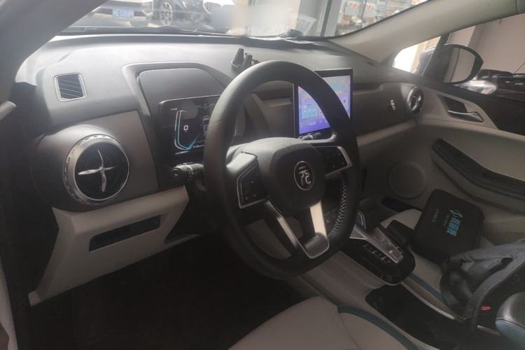 Used BYD Yuan Pro 2023 401KM Luxury Version Center Console