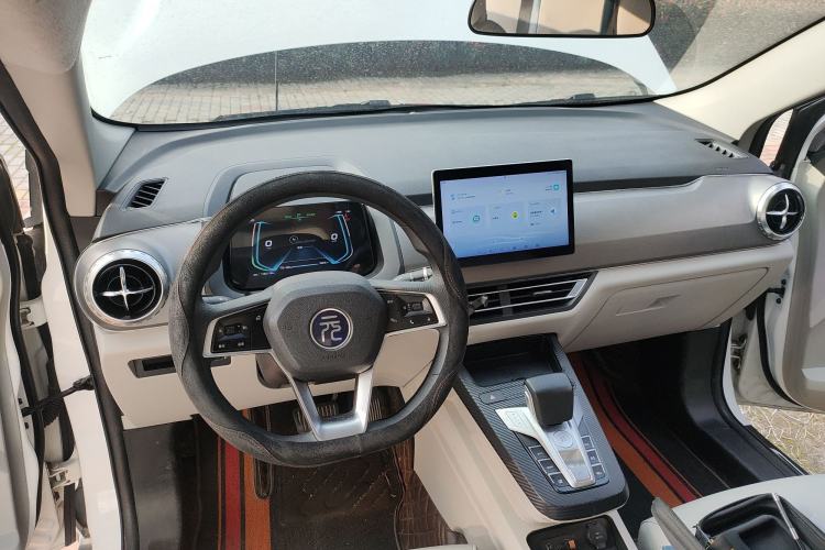 Used BYD Yuan Pro 2023 401KM Luxury Version Center Console