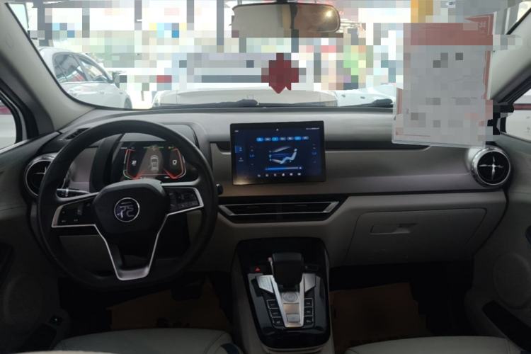 Used BYD Yuan Pro 2023 401KM Luxury Version Center Console