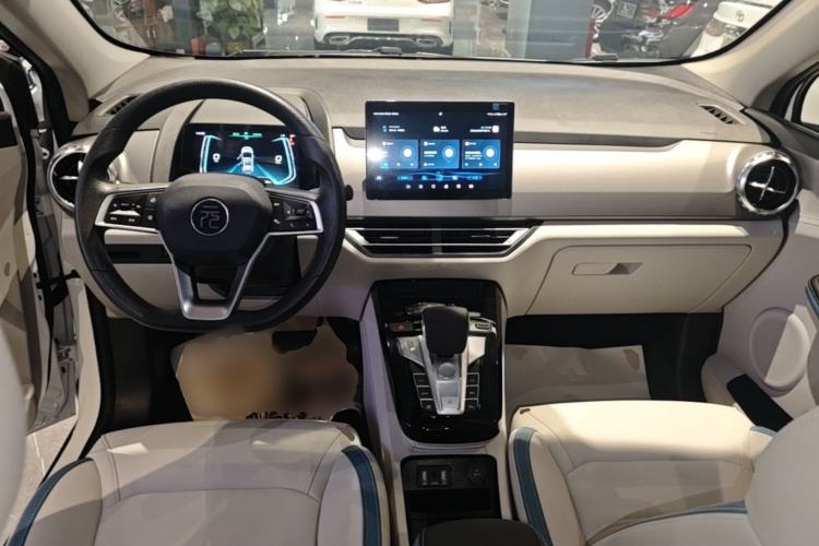 Used BYD Yuan Pro 2023 401 km Deluxe Version Center Console