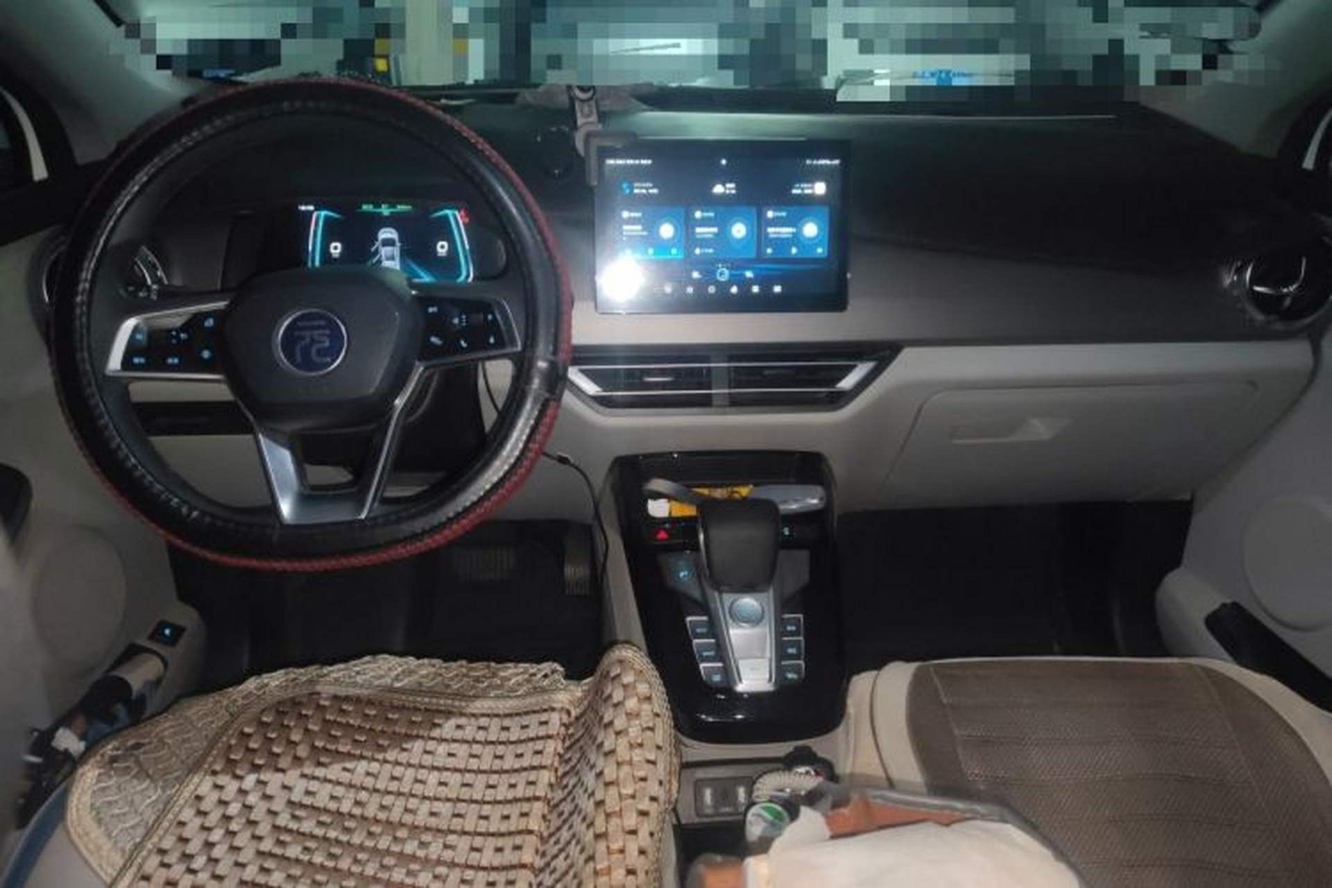 Used BYD Yuan Pro 2023 401 km Deluxe Version Center Console
