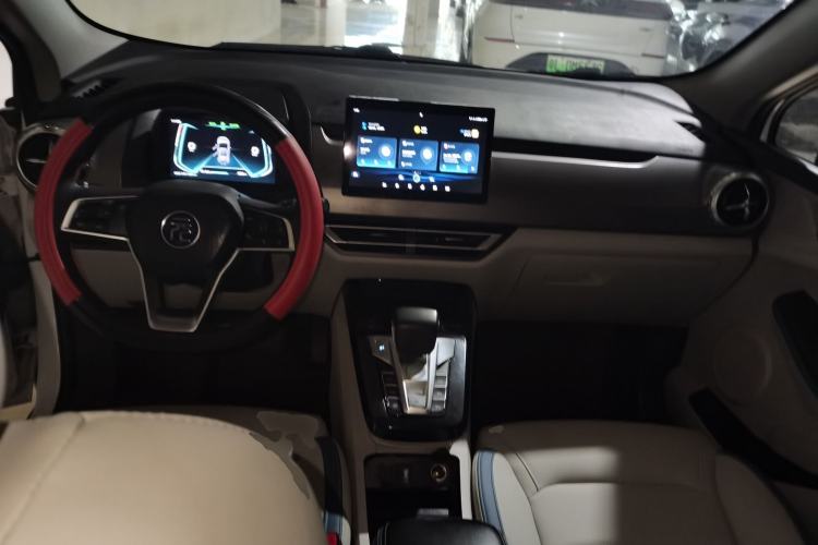 Used BYD Yuan Pro 2023 401KM Luxury Version Center Console