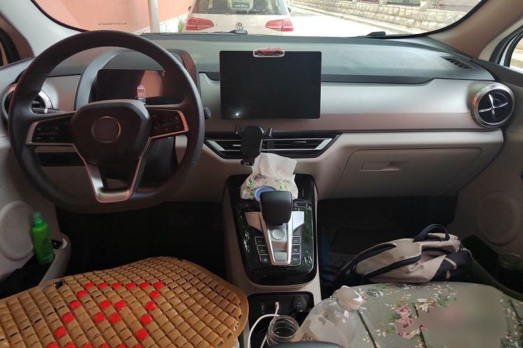 Used BYD Yuan Pro 2023 320KM Luxury Version Center Console