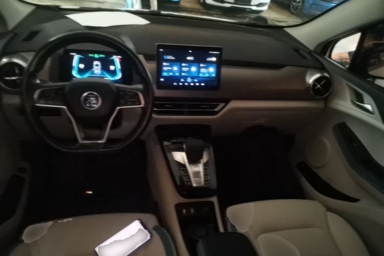 Used BYD Yuan Pro 2023 401KM Luxury Version Center Console