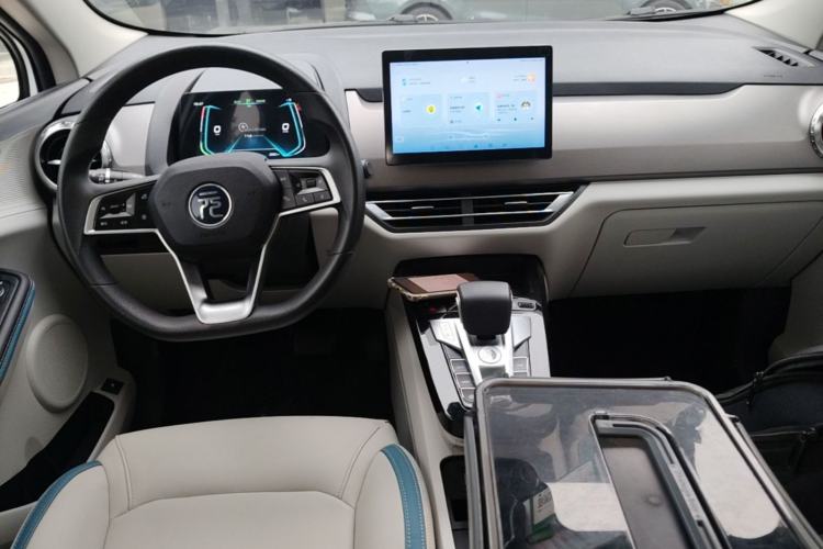 Used BYD Yuan Pro 2023 401 km Deluxe Version Center Console