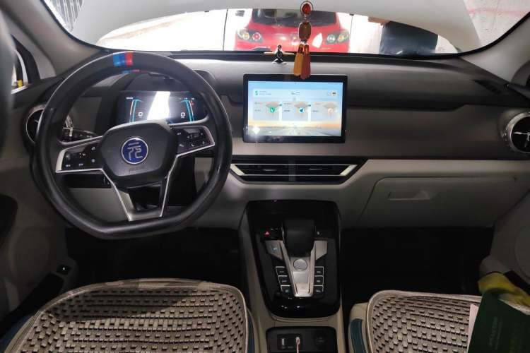Used BYD Yuan Pro 2023 401 km Deluxe Version Center Console