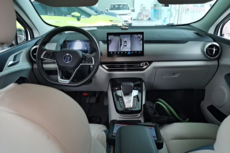 Used BYD Yuan Pro 2023 401KM Luxury Version Center Console