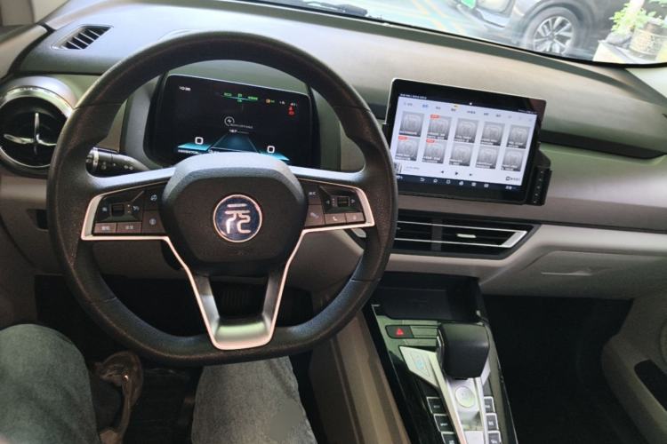 Used BYD Yuan Pro 2023 401 km Deluxe Version Center Console