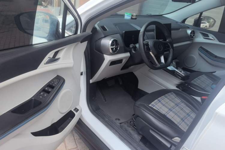 Used BYD Yuan Pro 2023 401KM Luxury Version Driver Seat