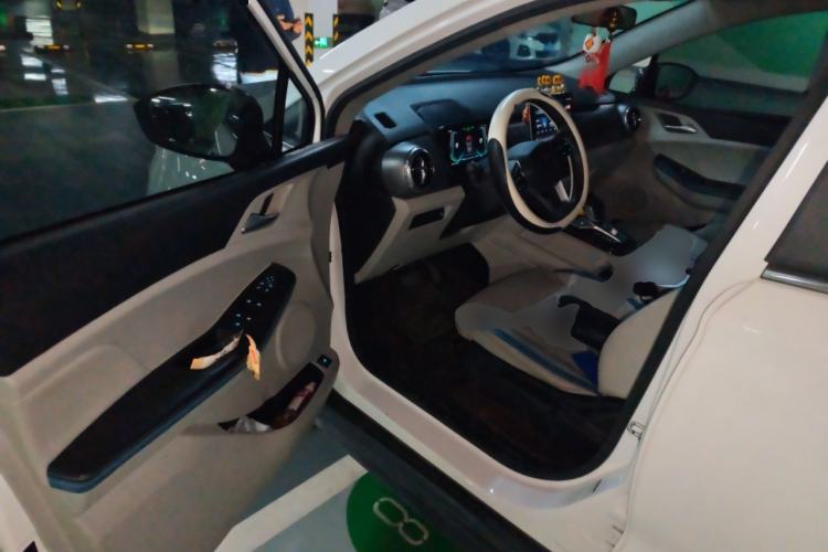Used BYD Yuan Pro 2023 320KM Luxury Version Driver Seat