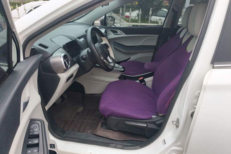 Used BYD Yuan Pro 2023 320KM Luxury Version Driver Seat
