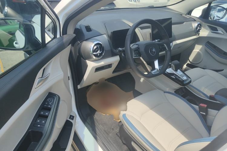 Used BYD Yuan Pro 2023 401KM Luxury Version Driver Seat