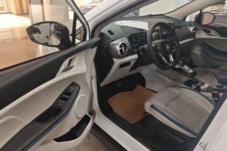 Used BYD Yuan Pro 2023 320KM Luxury Version Driver Seat