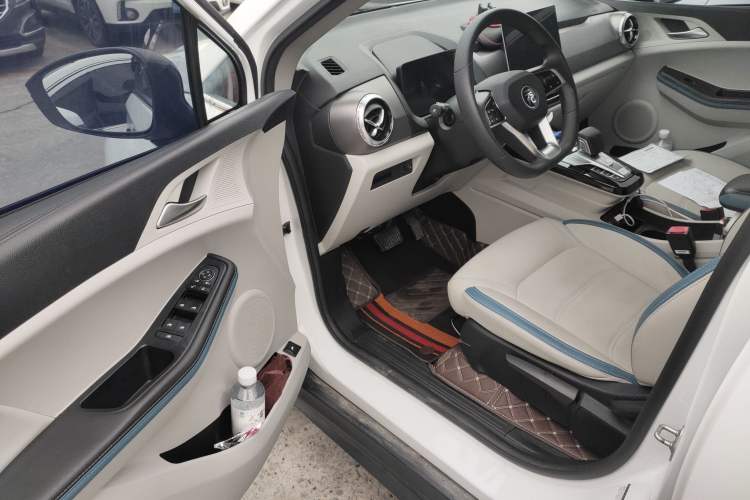 Used BYD Yuan Pro 2023 401KM Luxury Version Driver Seat