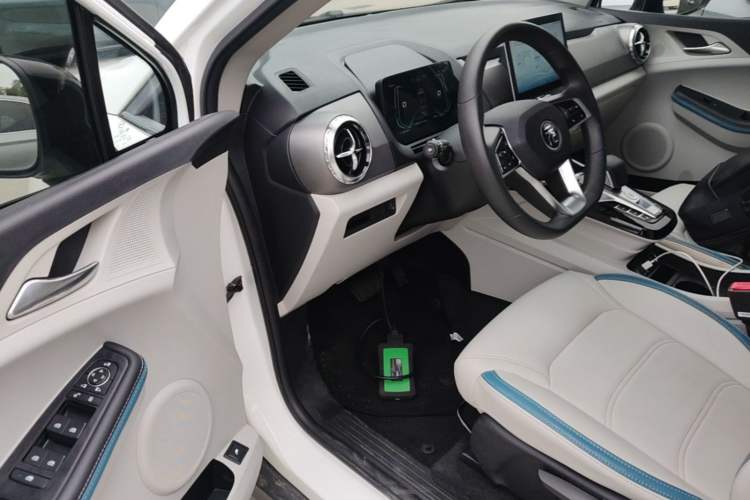 Used BYD Yuan Pro 2023 401 km Deluxe Version Driver Seat
