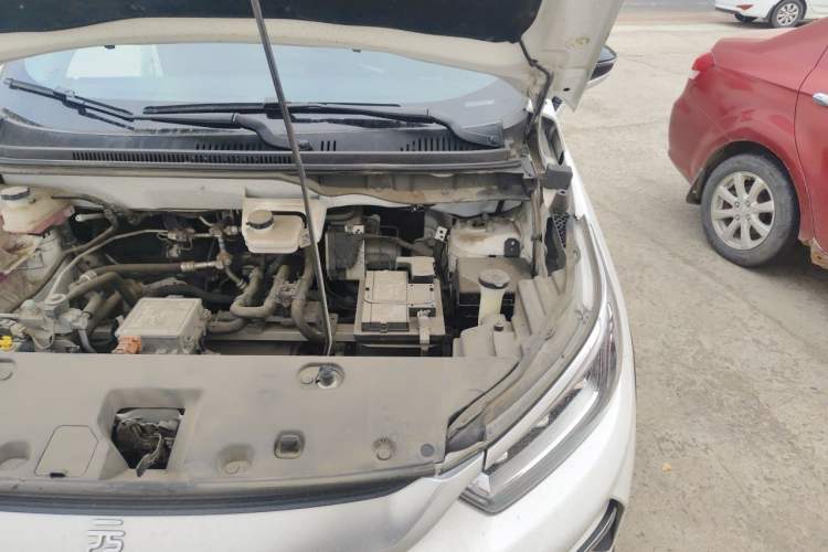 Used BYD Yuan Pro 2023 320KM Luxury Version Engine Bay Left