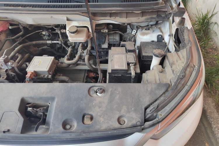 Used BYD Yuan Pro 2023 320KM Luxury Version Engine Bay Left