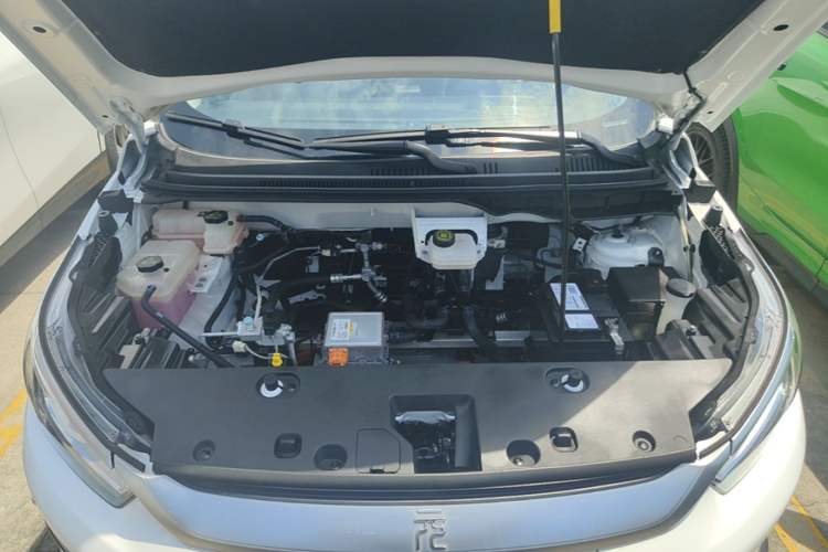 Used BYD Yuan Pro 2023 401KM Luxury Version Engine Bay