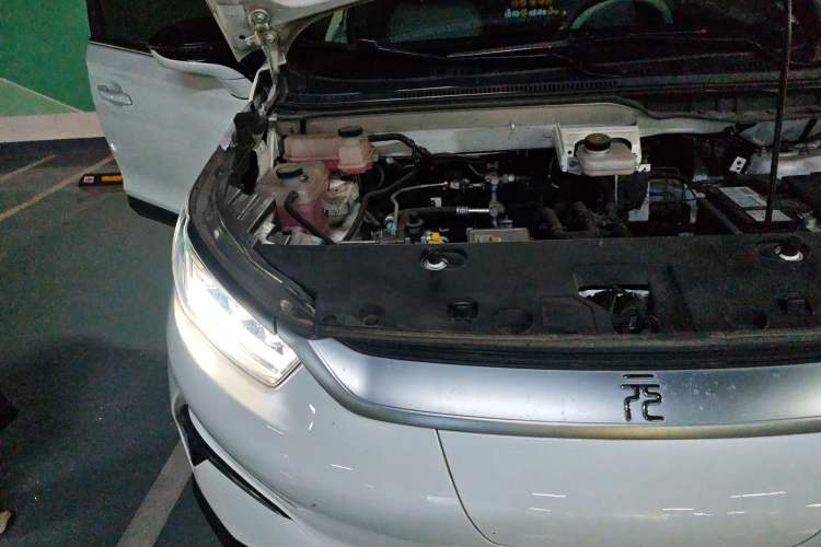 Used BYD Yuan Pro 2023 320KM Luxury Version Engine Bay Right