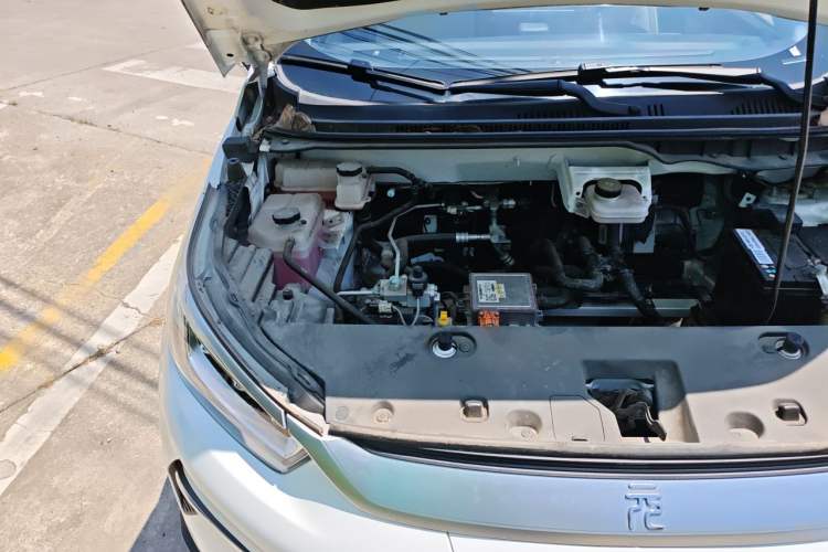 Used BYD Yuan Pro 2023 401KM Luxury Version Engine Bay Right