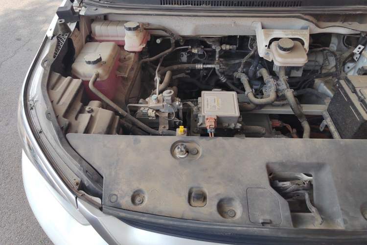 Used BYD Yuan Pro 2023 320KM Luxury Version Engine Bay Right