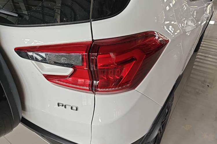 Used BYD Yuan Pro 2023 401 km Deluxe Version Exterior 3