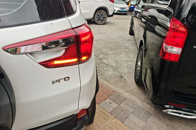 Used BYD Yuan Pro 2023 401 km Deluxe Version Exterior 3