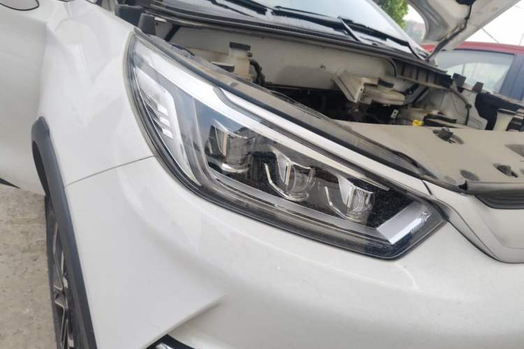 Used BYD Yuan Pro 2023 320KM Luxury Version Exterior 3