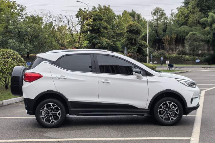 Used BYD Yuan Pro 2023 320KM Luxury Version Exterior 3
