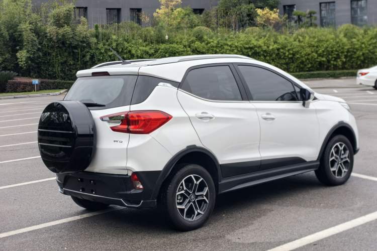 Used BYD Yuan Pro 2023 320KM Luxury Version Exterior 4