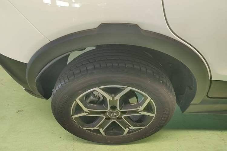 Used BYD Yuan Pro 2023 320KM Luxury Version Exterior 5